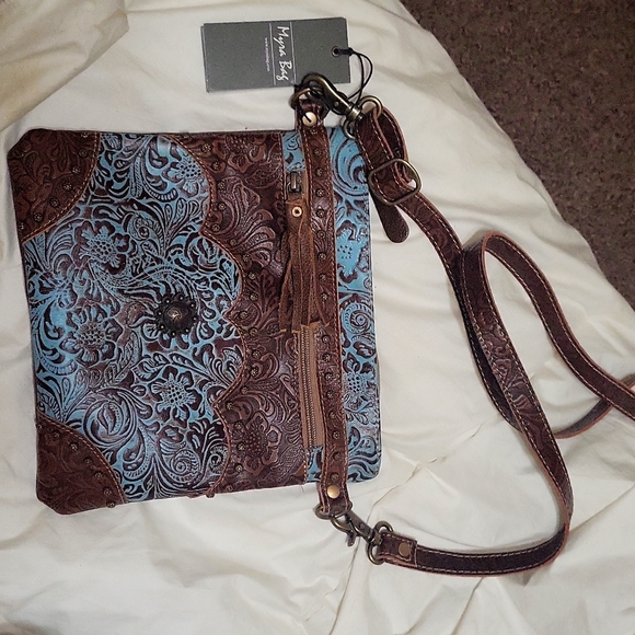 Purse - Picture 1 of 5